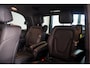 Mercedes-Benz V-klasse 300d 4-MATIC AMG Line 7P | Incl. btw/bpm | Burmester | Leder | 2x Schuifdeur | Camera | Trekhaak |