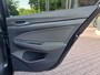 Volkswagen Golf 1.5 eTSI R-Line Business+ | LED | Trekhaak | All-seasons | ACC | Keyless | Stoelverwarming |