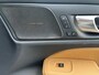 Volvo V60 T6 Plug-in hybrid AWD Plus Dark / Custom made Black Sheep uitvoering / 20" Heico matt Bronze / Heico verlaagd / Geventileerd Amber Leder /