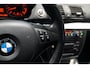 BMW 1-Serie 130i 265PK + KW SCHROEFSET / SPORTSTOELEN / 18'' LMV