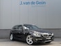 BMW 3-Serie Touring 320i High Executive | Panorama | Sportleer| Trekhaak | Org NL | Navi Prof | Camera | APK & OH Nieuw