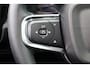 Volvo XC40 Recharge Twin Ultimate 78 kWh - Panorama/schuifdak - IntelliSafe Assist & Surround - 360º Camera - Harman/Kardon audio - Verwarmde voorstoelen, stuur & achterbank - Parkeersensoren voor & achter - Elektr. bedienb. voorstoelen met geheugen links - Draadloze tel. lader - Warmtepomp - 19' LMV