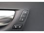 Volvo XC60 T6 Recharge AWD Plus Dark - LONG RANGE - Panorama/schuifdak - IntelliSafe Assist & Surround - Adaptieve LED koplampen - Parkeercamera achter - Verwarmde voorstoelen, stuur & achterbank - Parkeersensoren voor & achter - Elektr. bedienb. voorstoelen met geheugen - Draadloze tel. lader - Extra getint glas - Elektr. inklapbare trekhaak - 21' LMV