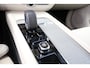 Volvo XC60 T6 Recharge AWD Plus Dark - LONG RANGE - Panorama/schuifdak - IntelliSafe Assist & Surround - Adaptieve LED koplampen - Parkeercamera achter - Verwarmde voorstoelen, stuur & achterbank - Parkeersensoren voor & achter - Elektr. bedienb. voorstoelen met geheugen - Draadloze tel. lader - Extra getint glas - Elektr. inklapbare trekhaak - 21' LMV