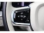 Volvo XC60 T6 Recharge AWD Plus Dark - LONG RANGE - Panorama/schuifdak - IntelliSafe Assist & Surround - Adaptieve LED koplampen - Parkeercamera achter - Verwarmde voorstoelen, stuur & achterbank - Parkeersensoren voor & achter - Elektr. bedienb. voorstoelen met geheugen - Draadloze tel. lader - Extra getint glas - Elektr. inklapbare trekhaak - 21' LMV