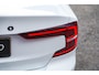 Volvo S60 B4 Plus Dark Elektrisch glazen panorama-dak | 19" L.m.velgen | Harman Kardon audio | Trekhaak elektrisch uitklapbaar