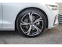Volvo S60 B4 Plus Dark Elektrisch glazen panorama-dak | 19" L.m.velgen | Harman Kardon audio | Trekhaak elektrisch uitklapbaar