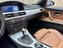 BMW 3-Serie Cabrio 335i High Executive *Origineel NL* Leder / M-sport stuur /  Xenon / Memory / Stoelverwarming / Keyless / Navigatie / Cruise Control / 18"LMV
