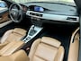 BMW 3-Serie Cabrio 335i High Executive *Origineel NL* Leder / M-sport stuur /  Xenon / Memory / Stoelverwarming / Keyless / Navigatie / Cruise Control / 18"LMV