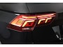 Volkswagen Tiguan 1.5 TSI R-Line Business 150 pk Automaat (DSG) | Verlengde garantie | Navigatie | Panoramadak | Elektr. trekhaak | Parkeersensoren (Park assist) | Achteruitrijcamera | Stoelverwarming |