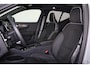 Volvo XC40 T4 Recharge Ultimate Dark - Panorama/schuifdak - IntelliSafe Assist & Surround - 360º Camera - Verwarmde voorstoelen & stuur - Parkeersensoren voor & achter - Elektr. bedienb. voorstoelen met geheugen links - Draadloze tel. lader - Extra getint glas - 19' LMV
