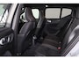 Volvo XC40 T4 Recharge Ultimate Dark - Panorama/schuifdak - IntelliSafe Assist & Surround - 360º Camera - Verwarmde voorstoelen & stuur - Parkeersensoren voor & achter - Elektr. bedienb. voorstoelen met geheugen links - Draadloze tel. lader - Extra getint glas - 19' LMV