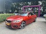 BMW 2-Serie Cabrio 220i High Executive | WORDT VERWACHT | ACHTERUITRIJCAMERA | STOELVERWARMING | LEDEREN STOELEN | CLIMATE CONTROL | CRUISE CONTROL | LED VERLICHTING |