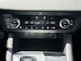 Mitsubishi Outlander 2.4 PHEV Instyle / DEMO / 360* Camera / Panoramisch Dak / Stoel Ventilatie-Verwarming /