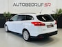 Ford Focus Wagon 1.0 EcoBoost Titanium Navigatie! PDC voor en achter! Stoelverw! Stuurverwarming