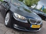 BMW 3-Serie Cabrio 330i 272pk Steptronic High Executive | Youngtimer | Bi-Xenon | Leder+Verwarmd+Elek.Verstel | Clima | Cruise | Pdc V+A | Licht+Regensensor | Mistlampen | 18''lm