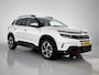 Citroën C5 Aircross SUV C-Series 130 pk | Navigatie | Achteruitrijcamera | Parkeersensoren Voor en Achter | Verwarmde Comfortstoelen | LED Koplampen | Keyless Entry/Start | Dodehoek Detectie | Adaptieve Cruise Control | 18" Lichtmetalen Velgen | Apple Carplay/Android Auto |