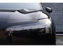Volvo EX30 Single Motor Extended Range Plus 69 kWh | Extra getint glas | Adaptieve cruise control | Stoelverwarming + Stuurverwarming | Dodehoek detectie | achteruitrijcamera | Dak in Contrastkleur |