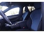 Volvo EX30 Single Motor Extended Range Plus 69 kWh | Extra getint glas | Adaptieve cruise control | Stoelverwarming + Stuurverwarming | Dodehoek detectie | achteruitrijcamera | Dak in Contrastkleur |
