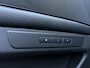 BMW 5-Serie 520i High Executive | Sportstoelen | Trekhaak | Flippers