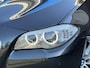 BMW 5-Serie 520i High Executive | Sportstoelen | Trekhaak | Flippers