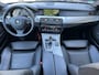 BMW 5-Serie 520i High Executive | Sportstoelen | Trekhaak | Flippers