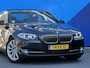 BMW 5-Serie 520i High Executive | Sportstoelen | Trekhaak | Flippers