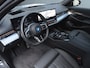 BMW 5-Serie Touring 550e xDrive M-Sport Pro - Pano - Onderstel Prof - Stoelventilatie - Head-up