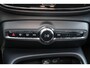 Volvo XC40 Recharge Twin Plus 82 kWh - IntelliSafe Assist & Surround - Parkeercamera achter - Parkeersensoren voor & achter - Elektr. bedienb. bestuurdersstoel met geheugen - Draadloze tel. lader - Warmtepomp - Extra getint glas - Elektr. inklapbare trekhaak - 19' LMV