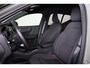 Volvo XC40 Recharge Twin Plus 82 kWh - IntelliSafe Assist & Surround - Parkeercamera achter - Parkeersensoren voor & achter - Elektr. bedienb. bestuurdersstoel met geheugen - Draadloze tel. lader - Warmtepomp - Extra getint glas - Elektr. inklapbare trekhaak - 19' LMV