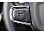 Volvo XC40 Recharge Twin Plus 82 kWh - IntelliSafe Assist & Surround - Parkeercamera achter - Parkeersensoren voor & achter - Elektr. bedienb. bestuurdersstoel met geheugen - Draadloze tel. lader - Warmtepomp - Extra getint glas - Elektr. inklapbare trekhaak - 19' LMV