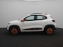 Dacia Spring Comfort Plus met Orange Pack 27 kWh | Navigatie met Apple CarPlay & Android Auto | CCS snellader |  Parkeersensoren achter met optische en sonische  weergave | Achteruitrijcamera