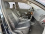Volvo V50 2.0 Edition II 18" licht metalen| lederen bekleding | Schuif/kantel dak | Parkeersensoren achter | trekhaak | Bi- xenon koplampen | Roof rails | verwarmde voorstoelen |