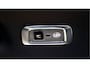 Volvo XC90 2.0 T8 AWD 287kW/390pk Aut8 Recharge R-Design 7P LUCHTVERING + EL. TREKHAAK + PANORAMADAK + HARMAN/KARDON + LEDER + HEAD-UP + STOEL-&STUURVERWARMING + LEDEREN DASHBOARD + 360 CAMERA + ACHTERBANKVERWARMING + PARKSENSOREN + 20" LM-VELGEN!!