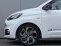 Hyundai i10 1.0 T-GDI N Line 5-zits / 90 PK / Navigatie / Achteruitrijcamera / Climate & Cruise Control / Zwart Dakhemel / Stoel- & Stuurverwarming / Elek. Ramen Voor + Achter /