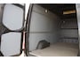 Mercedes-Benz Sprinter 319 3.0 V6 CDI L2H2 AUT. LED, ADAPT. CRUISE, 3.5T TREKHAAK, 38.000KM! 360 CAMERA, MBUX 10.25'', CLIMA, STOELVERWARMING, STANDKACHEL