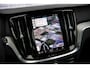 Volvo V60 2.0 B4 Plus Dark | Panoramadak | Adaptieve cruise control | Elektrisch verstelbare voorstoelen | Stoel/stuur verwarming |