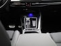Volkswagen Golf 1.5 eHybrid 50 Edition | Navigatie | Draadloze Apple Carplay | Elektrische bestuurders stoel | Comfort pakket | Velgen 'leeds', 18 inch lichtmetaal |