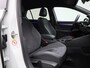 Volkswagen Golf 1.5 eHybrid 50 Edition | Navigatie | Draadloze Apple Carplay | Elektrische bestuurders stoel | Comfort pakket | Velgen 'leeds', 18 inch lichtmetaal |