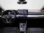 Volkswagen Golf 1.5 eTSI Oranje Edition 116 PK Automaat | Navigatie | Apple Carplay draadloos | Android Auto draadloos | Parkeersensoren | LED koplampen | 18" Lichtmetalen velgen | Stoelverwarming | Stuurverwarming | Camera |