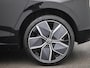 Volkswagen Golf 1.5 eTSI Oranje Edition 116 PK Automaat | Navigatie | Apple Carplay draadloos | Android Auto draadloos | Parkeersensoren | LED koplampen | 18" Lichtmetalen velgen | Stoelverwarming | Stuurverwarming | Camera |