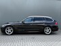 BMW 3-Serie Touring BWJ 2019 318i M 136 PK Sport Corporate Lease AUTOMAAT / NAVI / CLIMA / CRUISE / STOELVERW. / LEDER / ELEKTRISCHE ACHTERKLEP / LMV / PDC