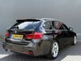 BMW 3-Serie Touring BWJ 2019 318i M 136 PK Sport Corporate Lease AUTOMAAT / NAVI / CLIMA / CRUISE / STOELVERW. / LEDER / ELEKTRISCHE ACHTERKLEP / LMV / PDC