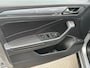 Volkswagen T-Roc 1.5 TSI 150pk DSG Style | Dode hoek | Camera | Keyless | Elek. Achterklep | Rijklaar incl. garantie