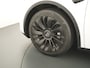 Tesla Model Y RWD 58kWh Lmv 19" Warmtepomp LFP-Accu Autopilot FSD-Computer 3 Leder Panoramadak Elektr.Stuur+Stoel+Verwarmd Navi Ecc Premium Audio GSM-Key Camera's Elektr.AchterKlep Parkeer Assistent 2xContactloos-laden Sentry-Mode PrivacyGlas Bluetooth Dodehoek detector Connected services AMD-Ryzen Processor 1.600kg trekvermogen Origineel Nederlandse Auto Fabrieksgarantie t/m 31-12-2026 Garantie op Accu en Motor tot 04-08-2031 max. 160.000km 1e particuliere eigenaar!
