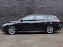 Ford Focus Wagon 1.0 EcoBoost ST Line Ford Focus Wagon 1.0 EcoBoost Hybrid ST Line 125pk | Stoel- stuur en voorruitverwarming | Cruise control | Navigatie | Achteruit rij camera | Parking pack