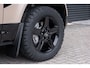 Land Rover Defender 2.0 P300e 110 Sahara X SE / Trophy wrap / Side steps / Ladder / Imperial / Offroad Banden /