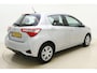 Toyota Yaris 1.0 VVT-i Comfort | Airco | Weinig kilometers | Regensensor | Bluetooth | Metaallak | 5 Deuren | Rijstrooksensor