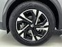 Peugeot 2008 SUV Allure Pack 130pk Automaat | Navigatie | Achteruitrijcamera | 3D Cockpit | Climate Control | Cruise Control | Led koplampen | Parkeersensoren | Keyless start | Armsteun | Bluetooth | Apple Carplay / Android Auto | Donker getint glas | 17" lichtmetalen velgen |
