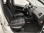Peugeot 108 Active Pack Premium 72pk | Airco | Elektrische ramen | Centrale portiervergrendeling | Bluetooth | Radio/MP3 speler met stuurbediening | Dealeronderhouden | Lage kilometerstand | Zuinig en voordelig autorijden! |